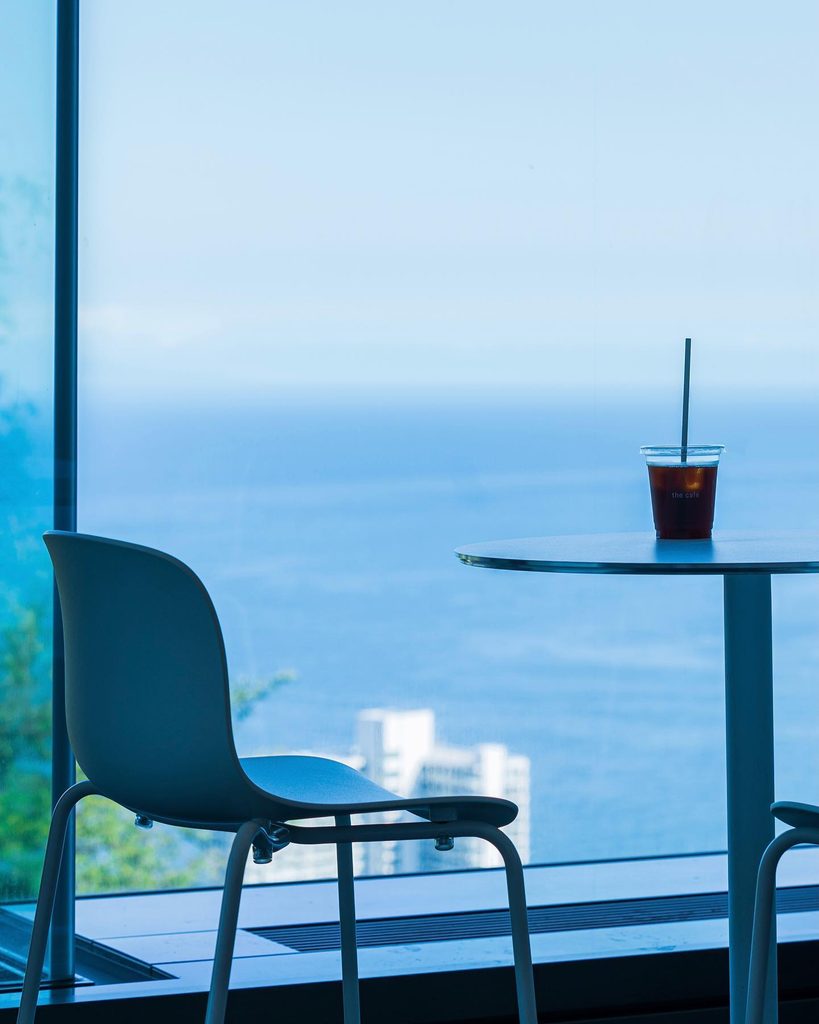the café　熱海のカフェ（海）